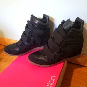 Wedge sneakers